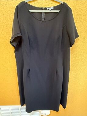 Jessica London Black Short-Sleeve Shift Dress - Plus Size 26W